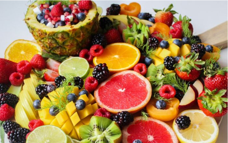 Buah-buahan Kaya Vitamin yang Bisa Bikin Kulit Makin Cantik